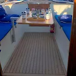 Botel Sailing&stay - A Night Onboard With Your Sailing Experience Barcelona
