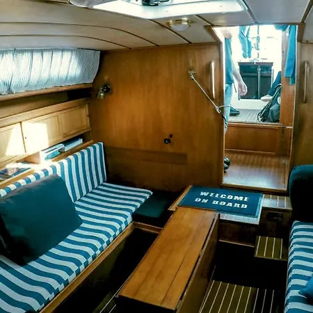 Sailing&stay - A Night Onboard With Your Sailing Experience *