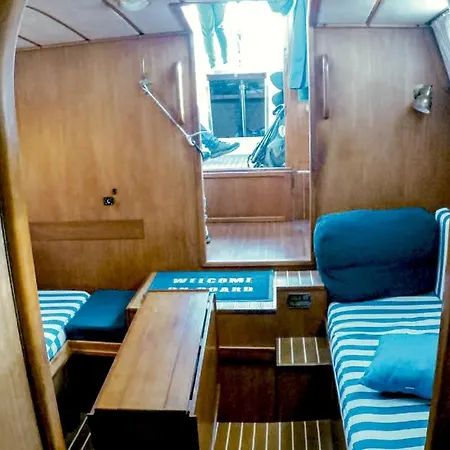 Sailing&stay - A Night Onboard With Your Sailing Experience * Barcelona