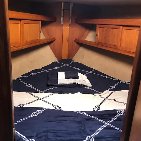보트호텔 Sailing&stay - A Night Onboard With Your Sailing Experience
