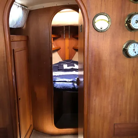 Sailing&stay - A Night Onboard With Your Sailing Experience Bådhotel *