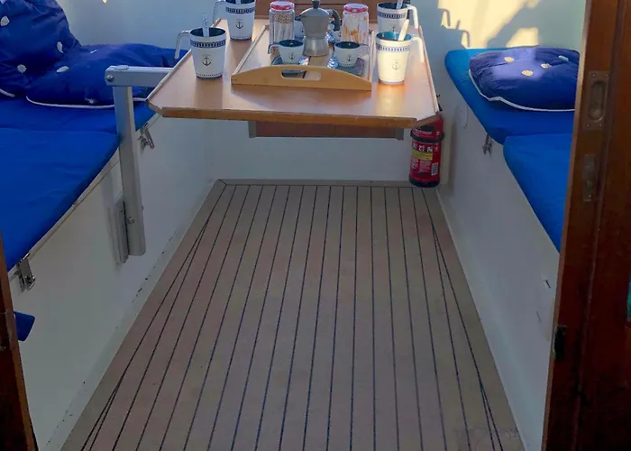 보트호텔 Sailing&stay - A Night Onboard With Your Sailing Experience 바르셀로나